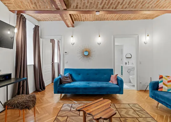Апартаменти Farawayhomes #b2 *