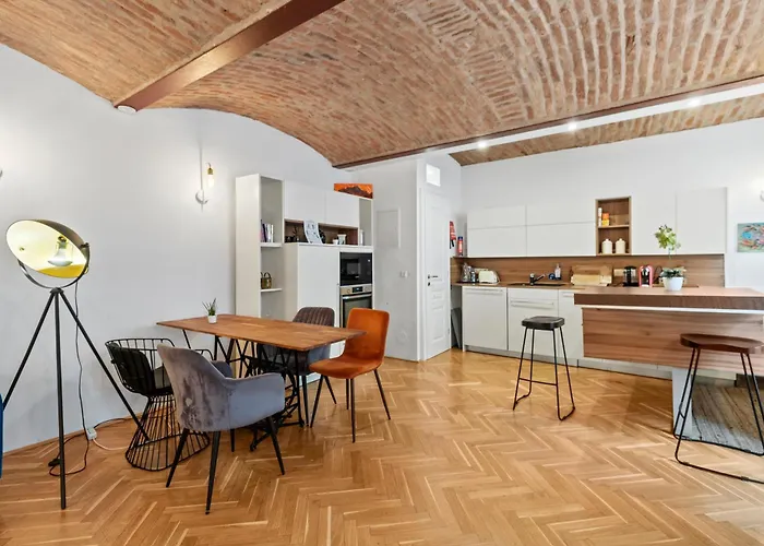 Farawayhomes #b2